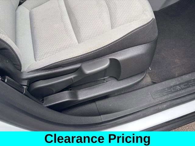 Used 2023 GMC Terrain SLE w/ Driver Convenience Package image 41