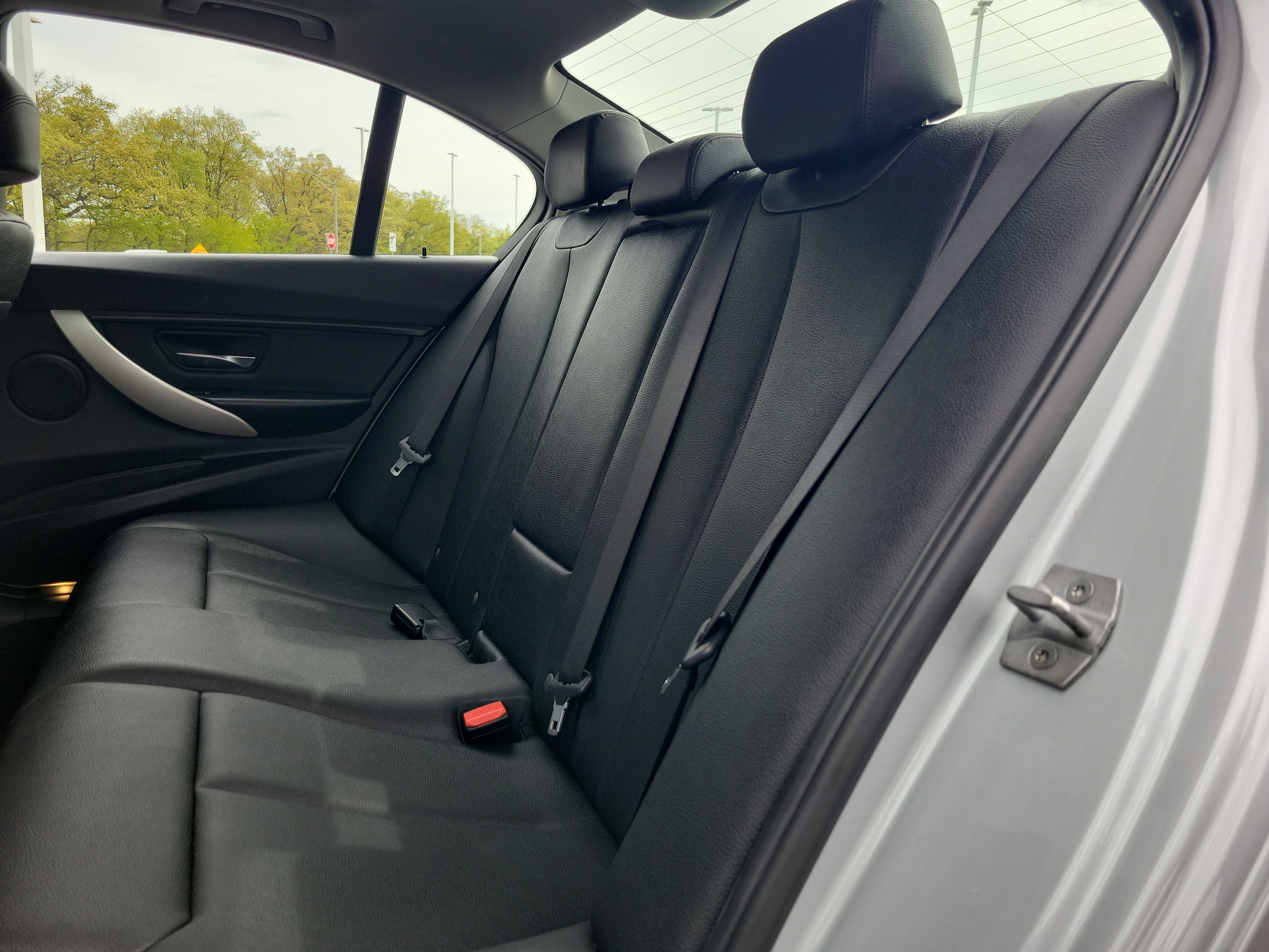 Used 2015 BMW 320i xDrive Sedan AWD/4WD image 9