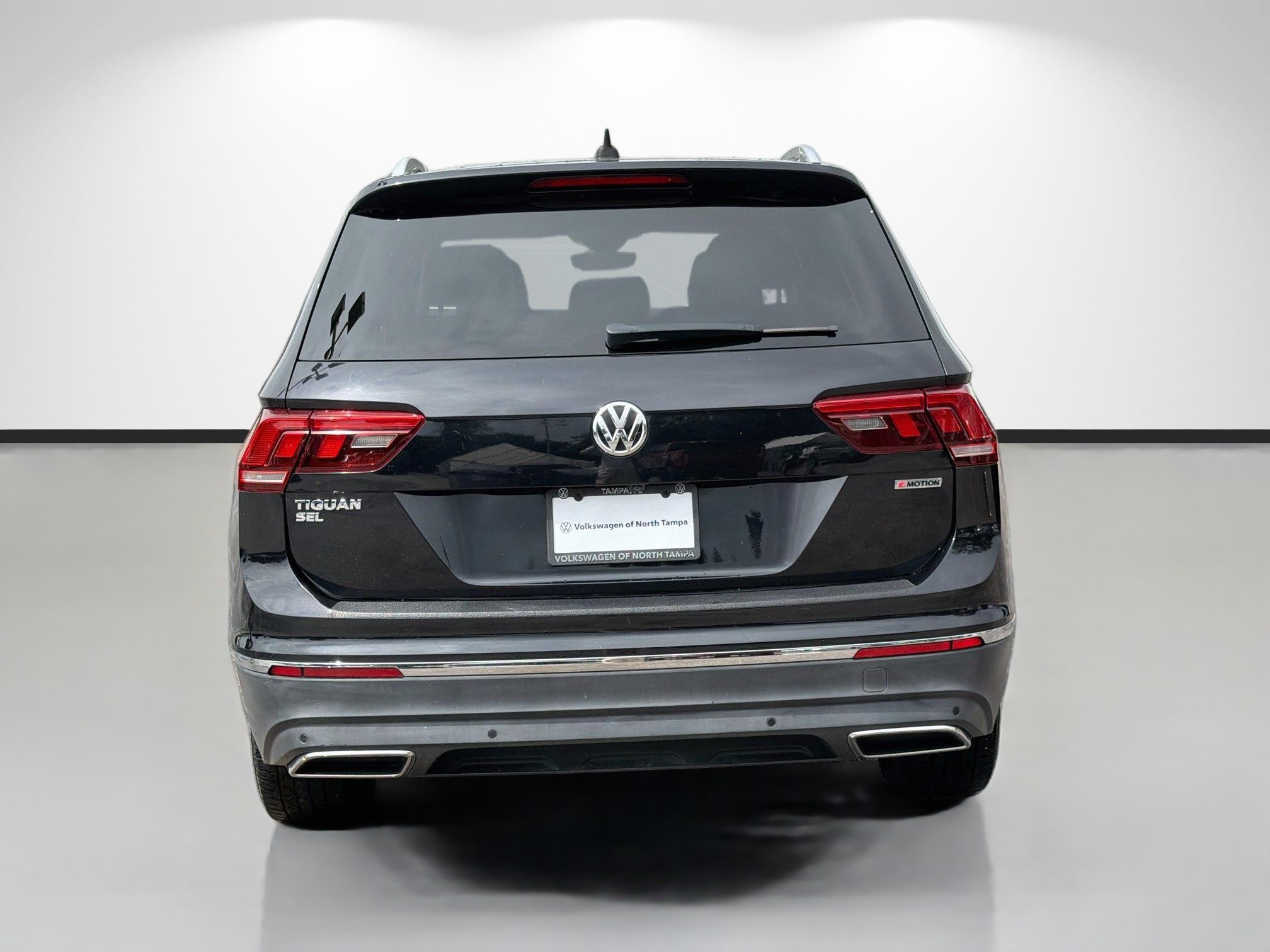 Used 2019 Volkswagen Tiguan SEL Premium w/ 3rd Row Seat Package AWD/4WD image 4
