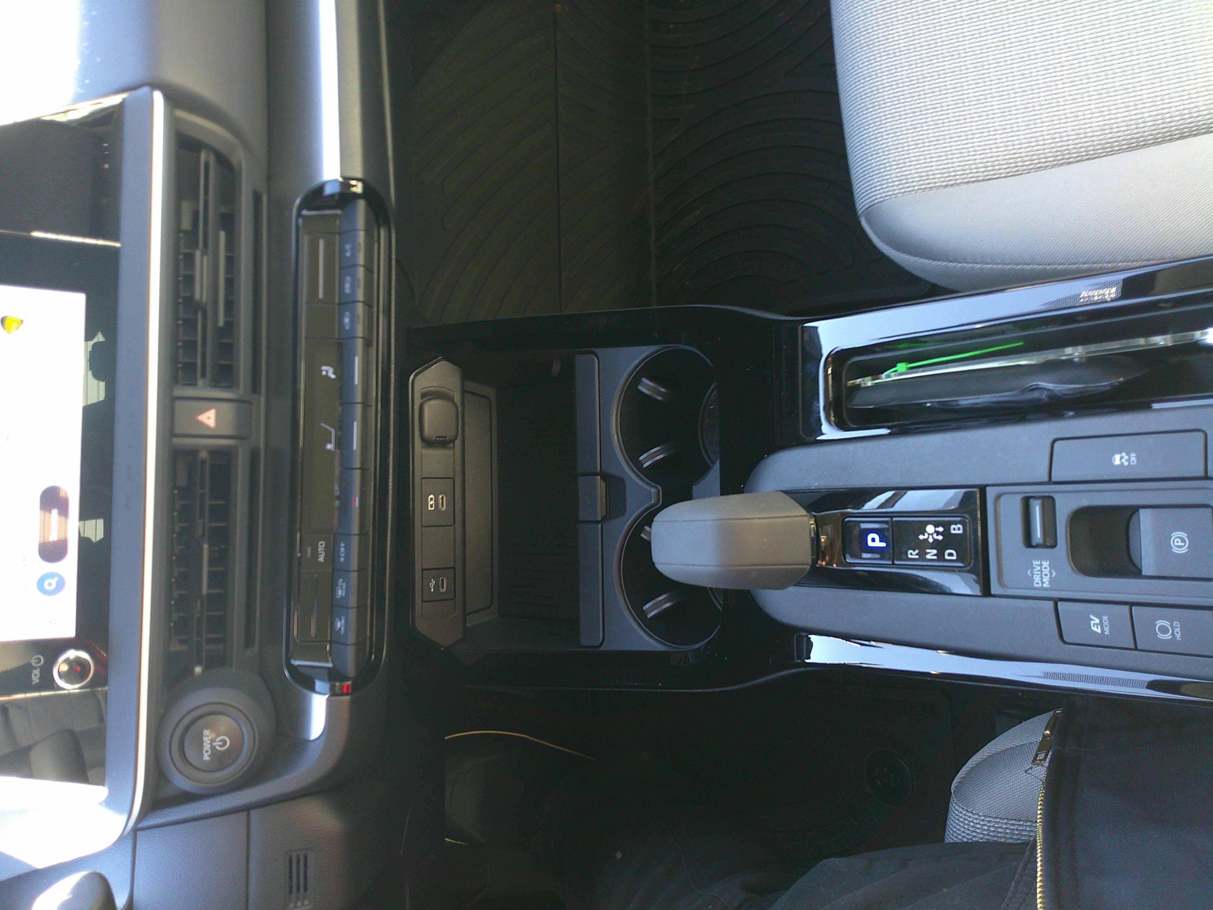 Used 2023 Toyota Prius LE image 27