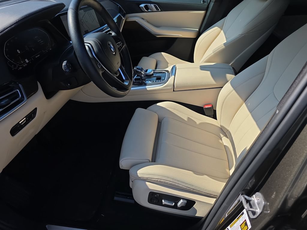Used 2022 BMW X5 xDrive40i w/ Premium Package AWD/4WD image 8