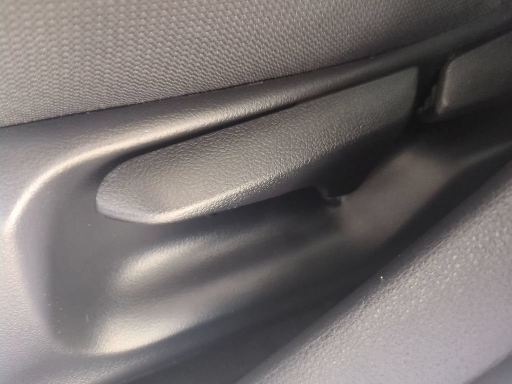 Used 2025 Toyota Corolla LE FWD image 27