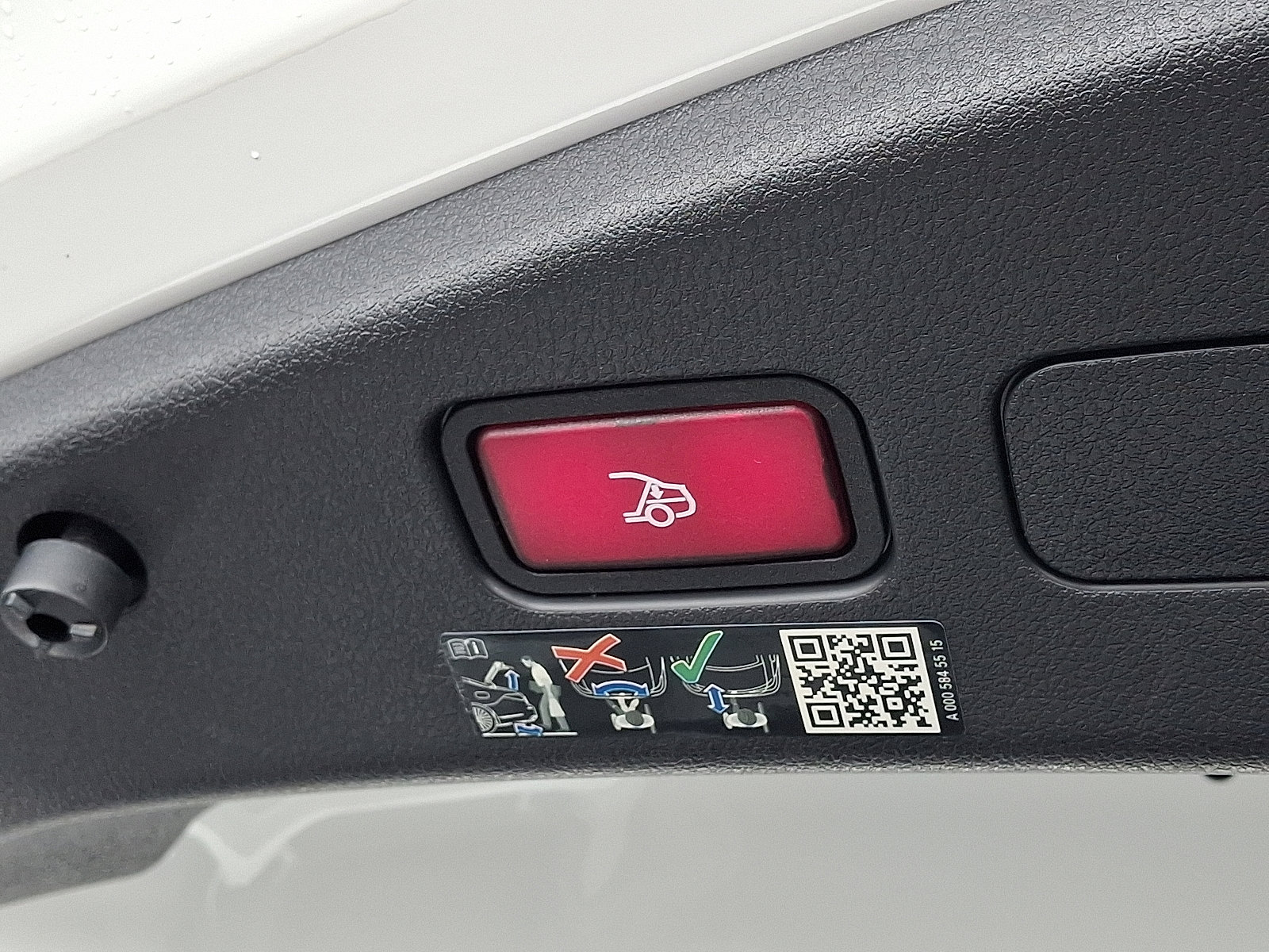 Certified 2024 Mercedes-Benz CLE 300 4MATIC Cabriolet w/ Night Package image 29