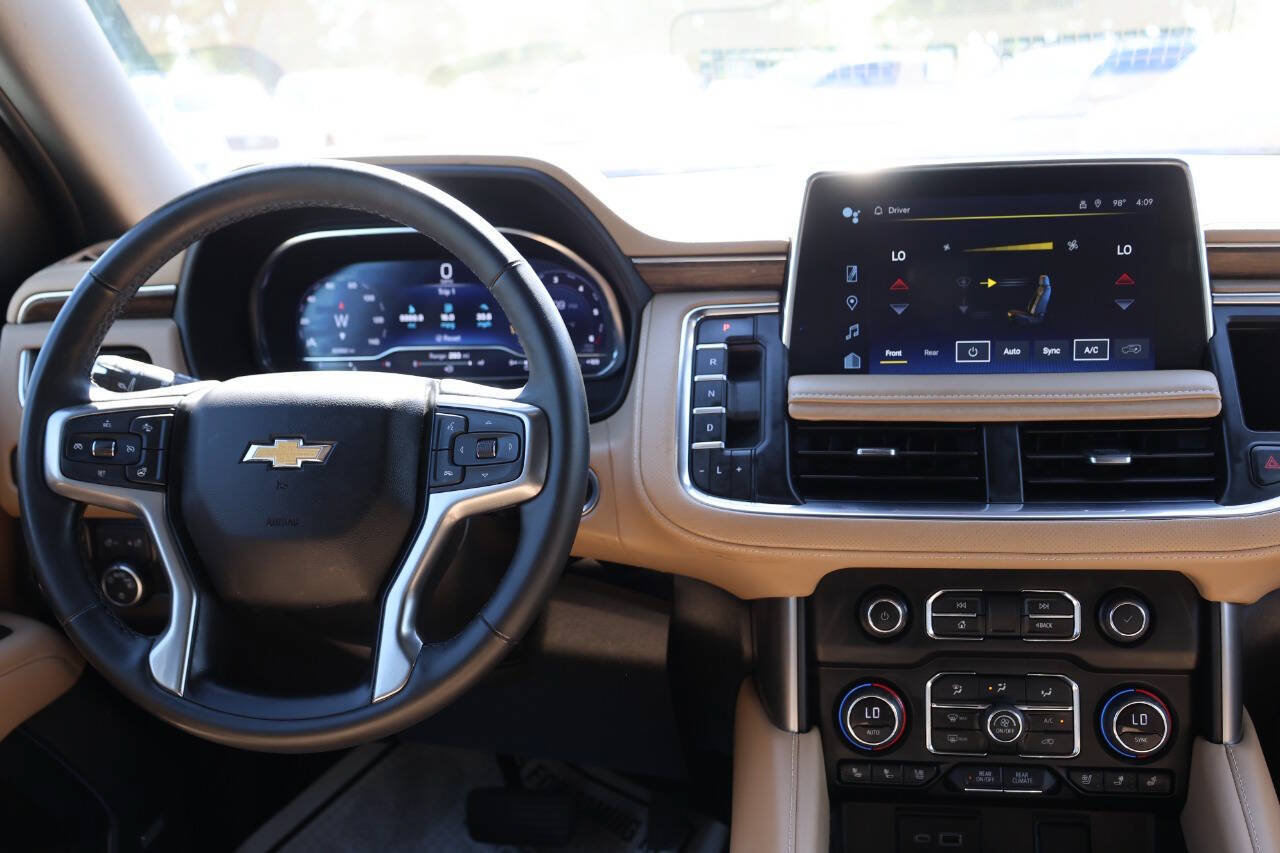 Used 2023 Chevrolet Suburban Premier AWD/4WD image 25