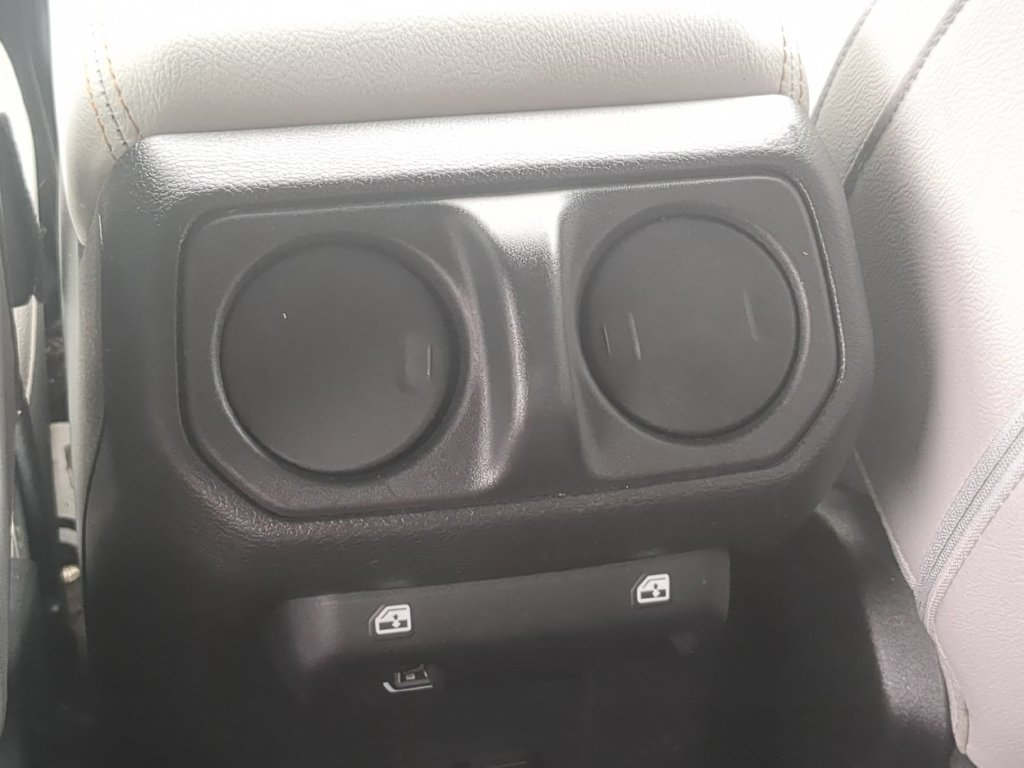Used 2022 Jeep Wrangler Unlimited Sahara AWD/4WD image 25