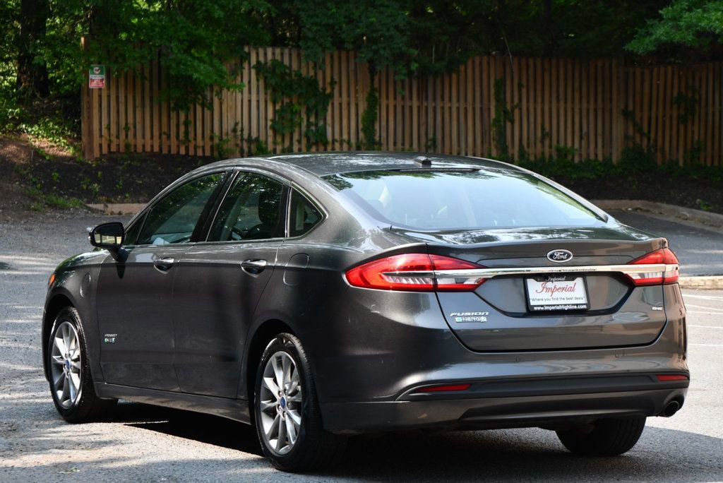 Used 2017 Ford Fusion Energi SE image 4