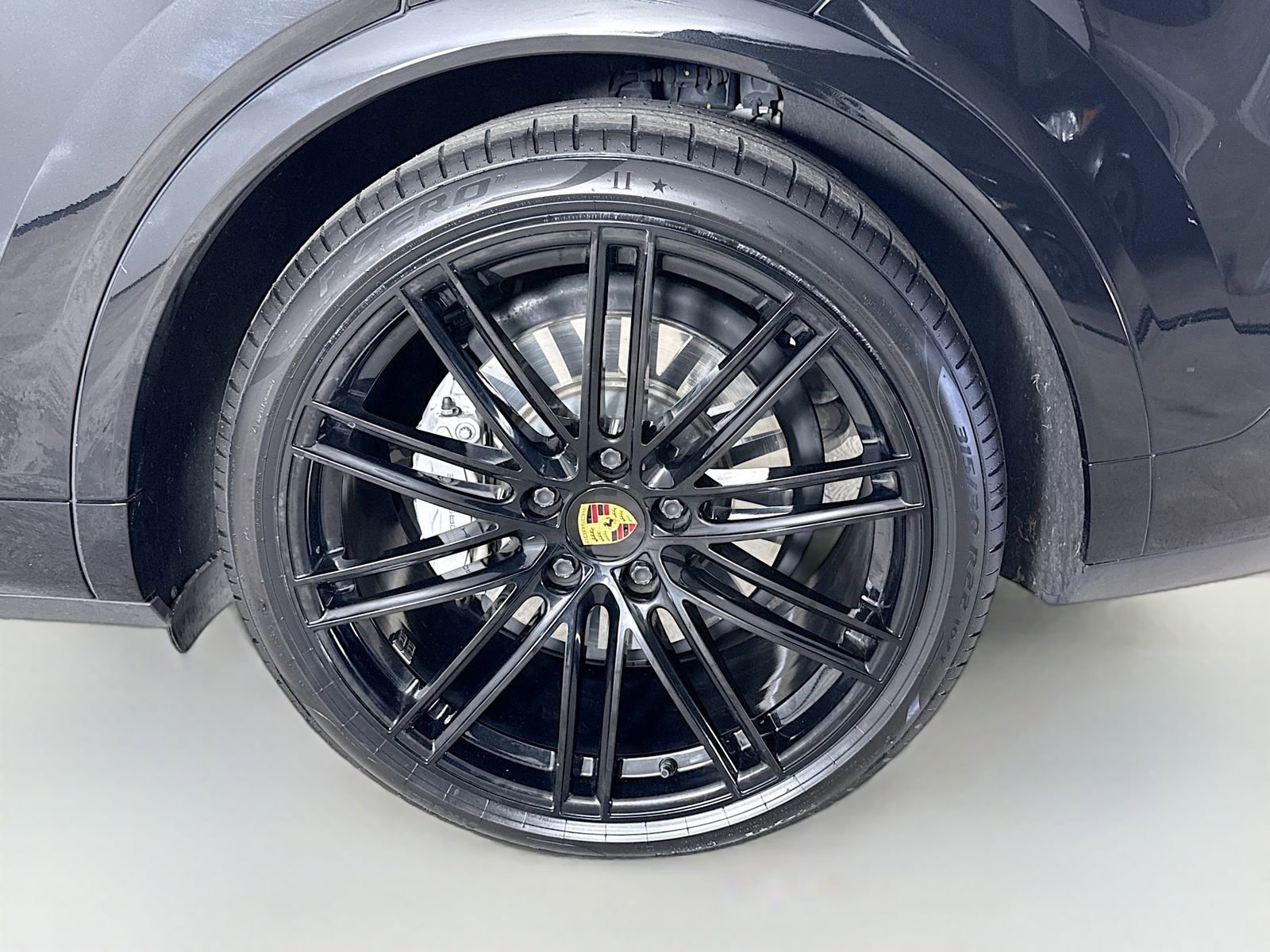 Used 2023 Porsche Cayenne Turbo image 33