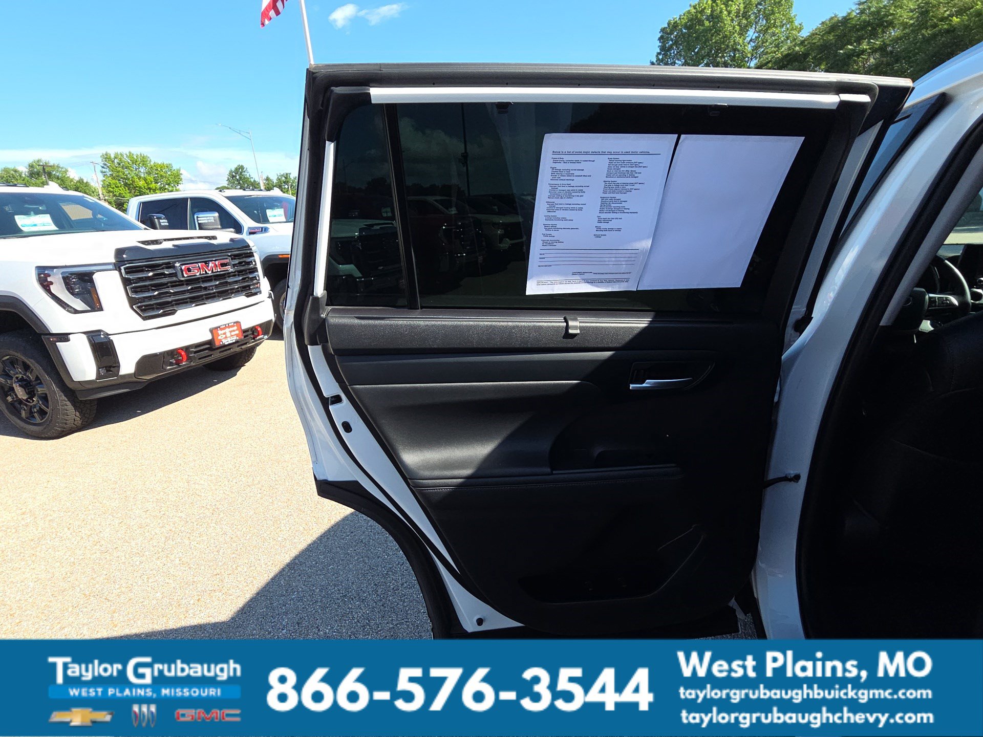Used 2023 Toyota Highlander XLE AWD/4WD image 27