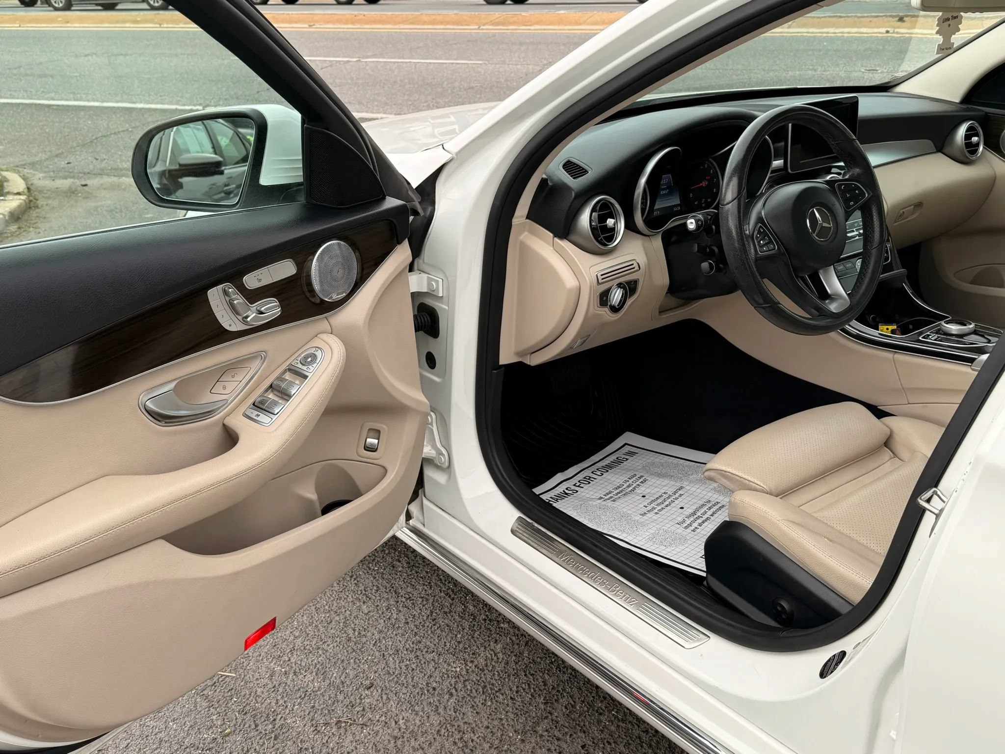Used 2017 Mercedes-Benz C 300 4MATIC Sedan image 7