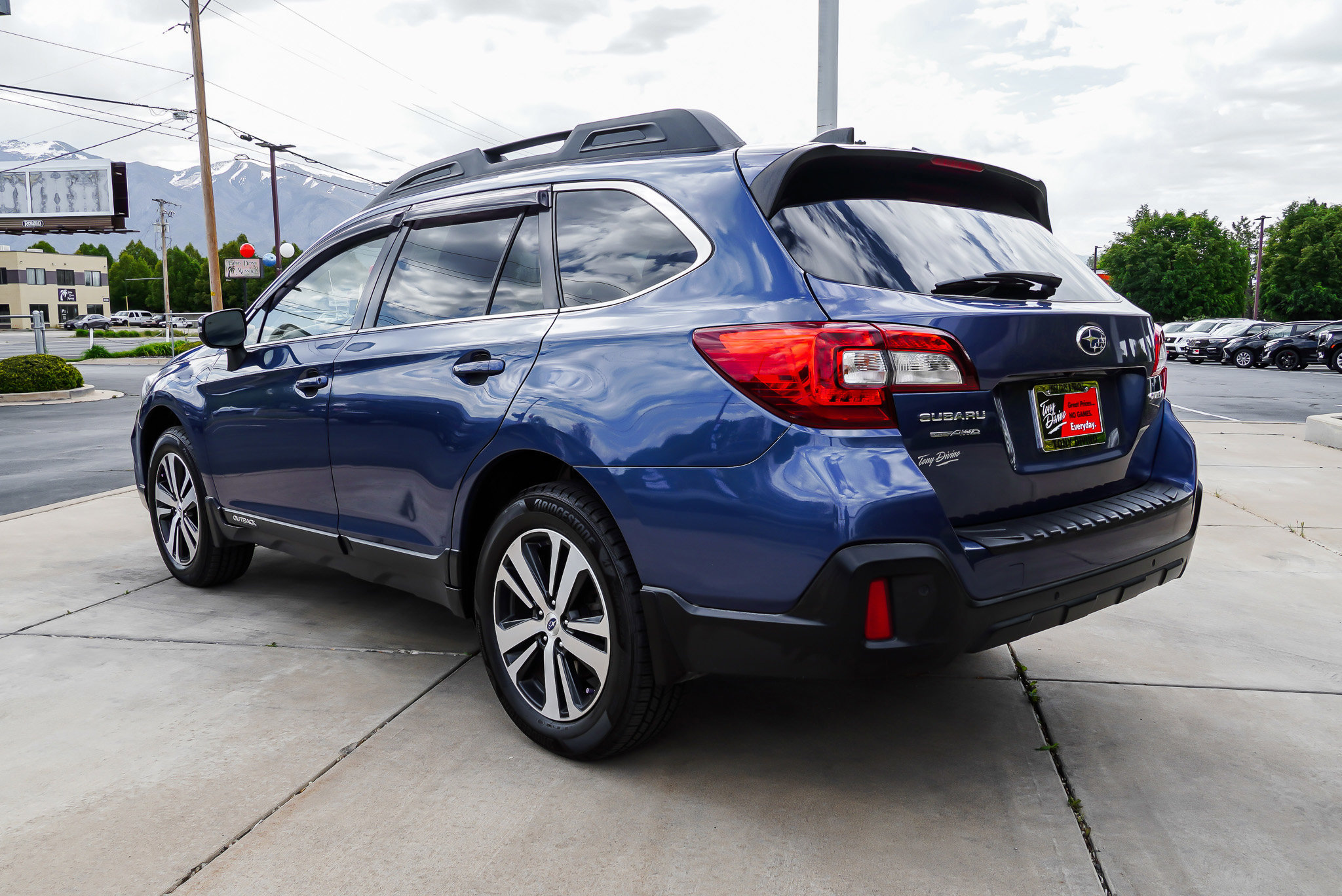 Used 2019 Subaru Outback 2.5i Limited w/ Popular Package #2 AWD/4WD image 6