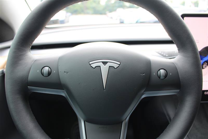 Used 2024 Tesla Model Y Long Range AWD/4WD image 12