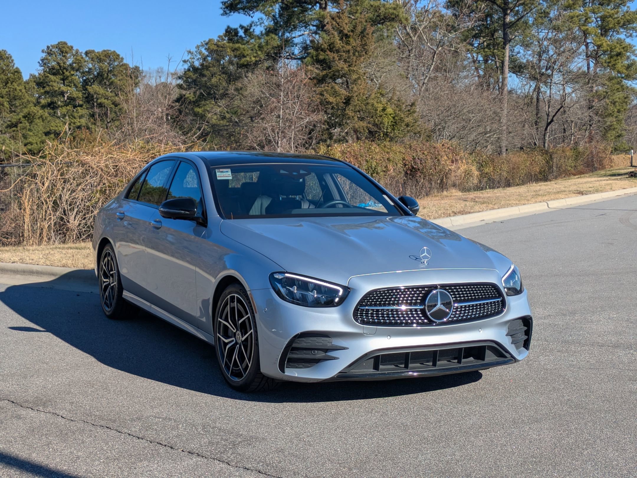 Used 2022 Mercedes-Benz E 350 Sedan image 3