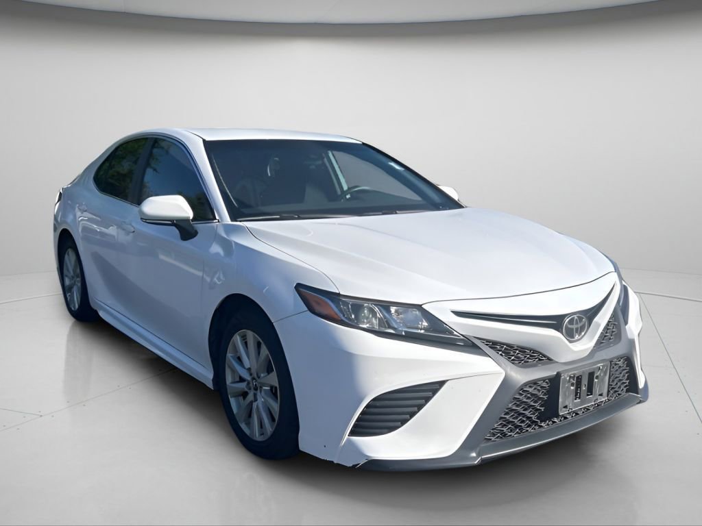 Used 2019 Toyota Camry SE FWD image 2