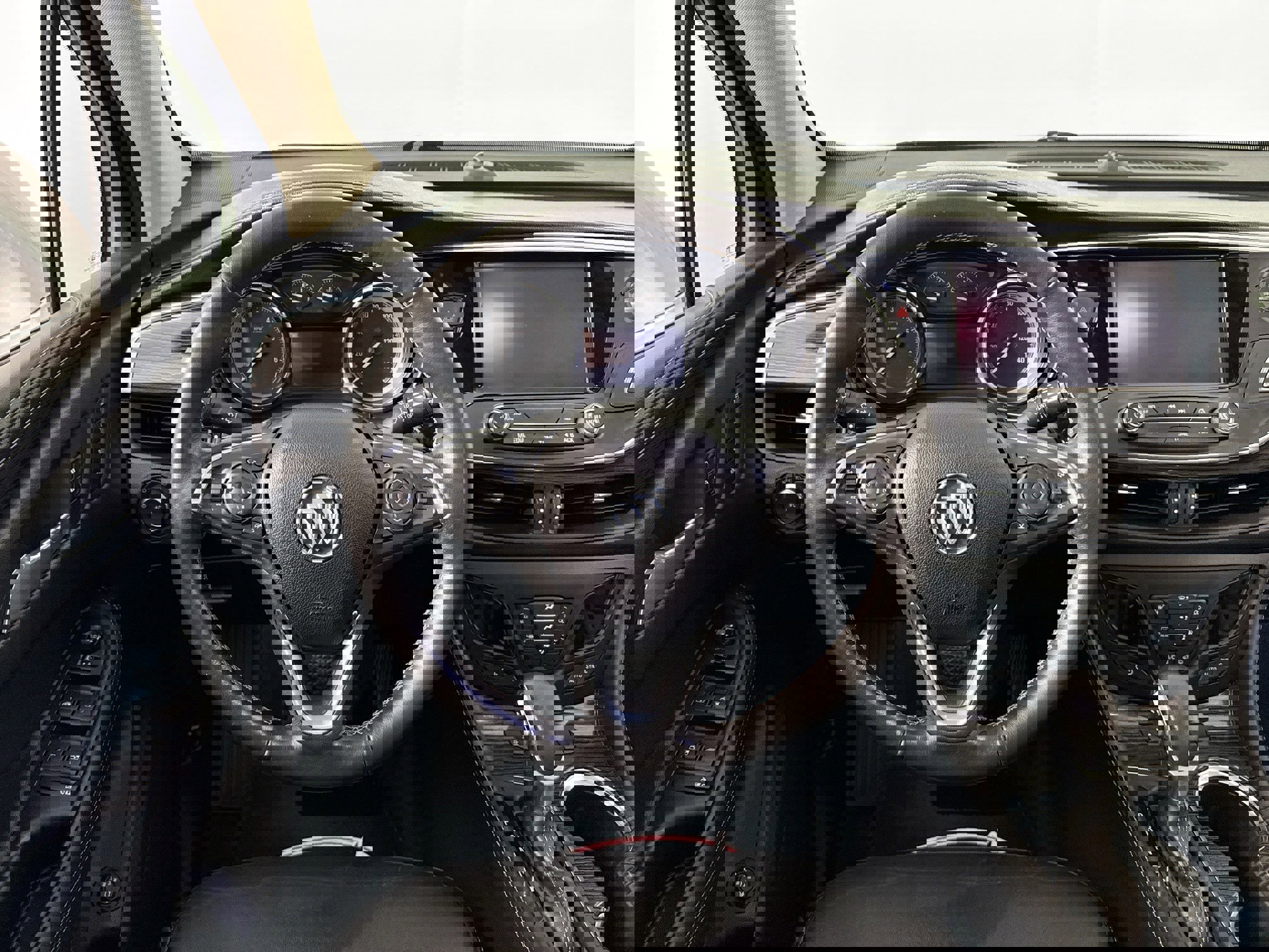 Used 2017 Buick Envision Essence image 25