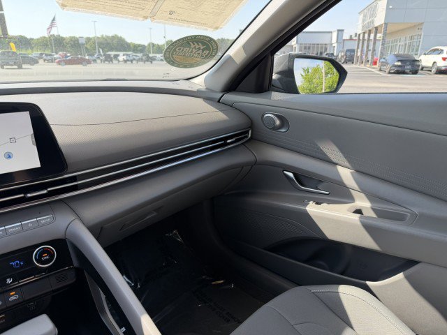 Used 2024 Hyundai Elantra SEL FWD image 23