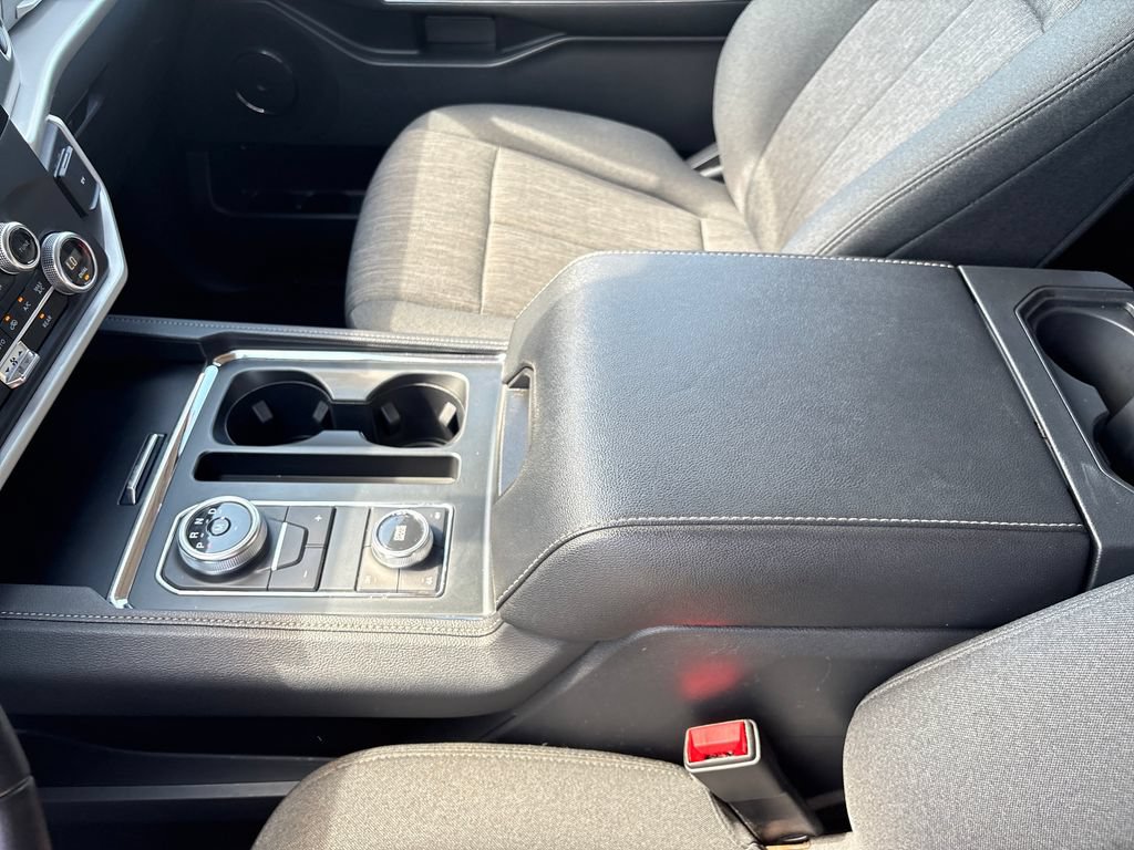 Used 2024 Ford Expedition XLT AWD/4WD image 22