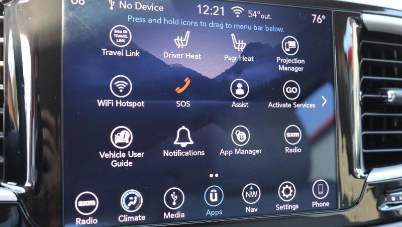 Used 2018 Chrysler Pacifica Touring-L FWD image 16