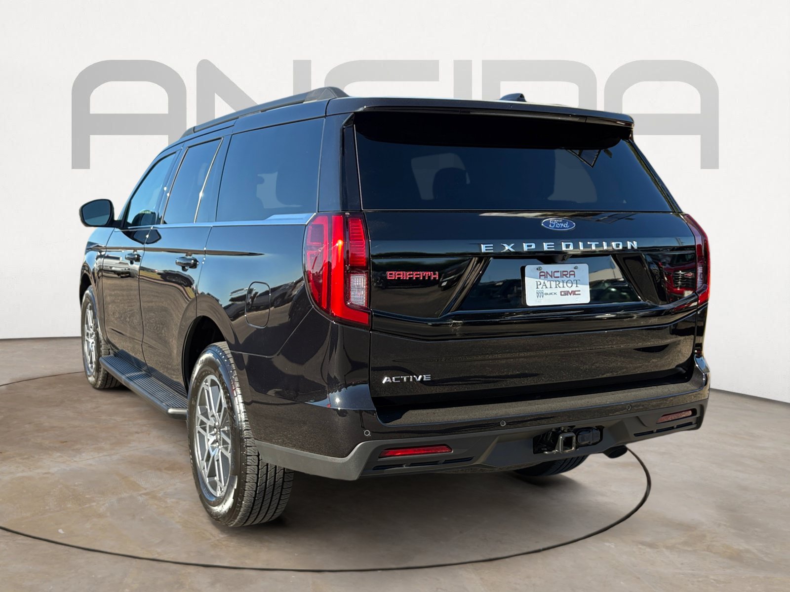 Used 2026 Ford Expedition Active RWD image 8