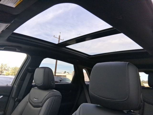 New 2026 Cadillac XT5 Premium Luxury w/ LPO, ONYX Package image 20