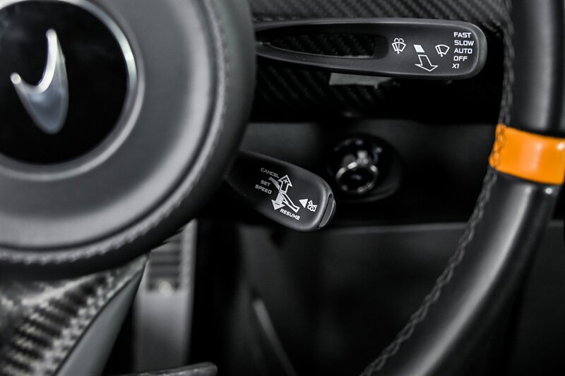 Used 2019 McLaren Senna RWD image 38