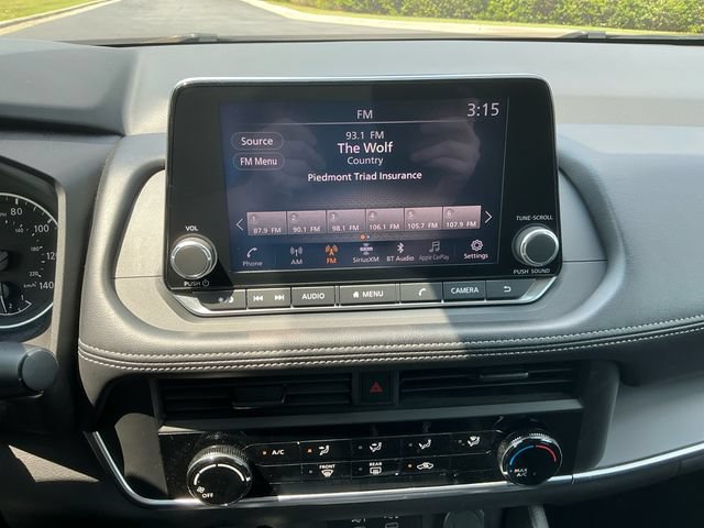Used 2024 Nissan Rogue S AWD/4WD image 23