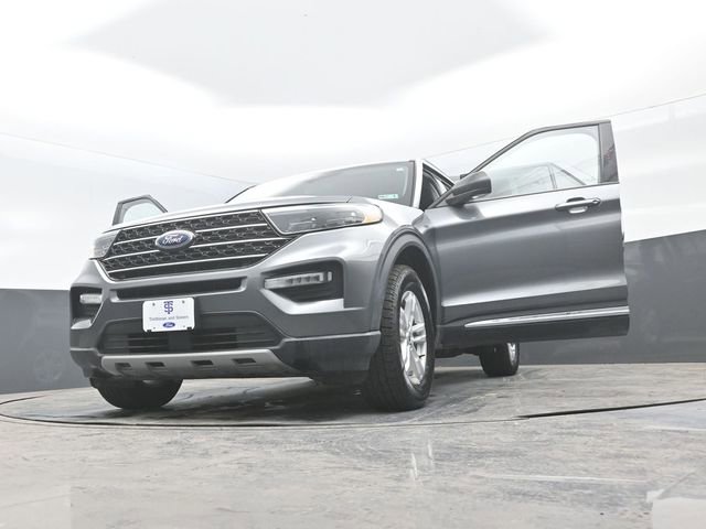 Used 2022 Ford Explorer XLT w/ Equipment Group 202A image 28
