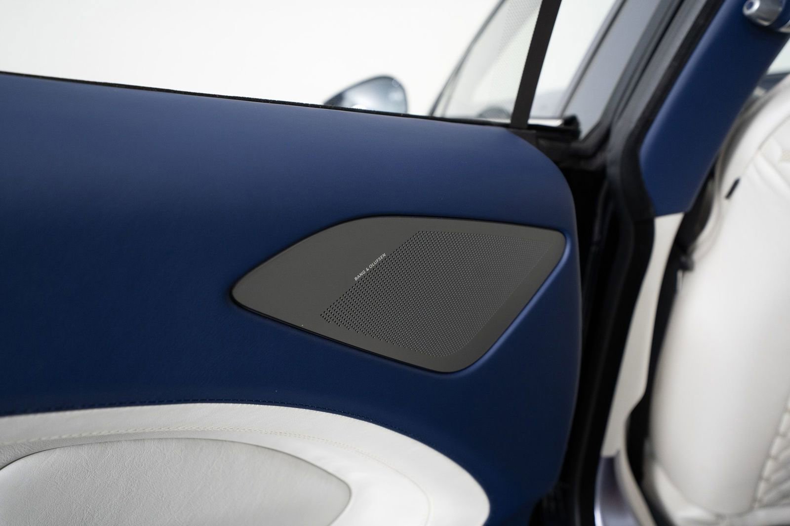 Used 2018 Aston Martin Lagonda RWD image 20