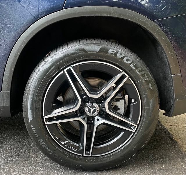 Used 2021 Mercedes-Benz GLC 300 4MATIC image 6