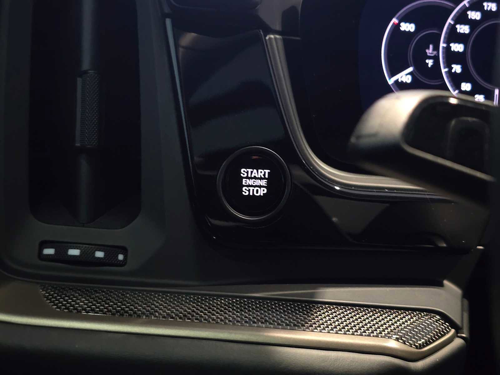 Used 2025 Porsche Cayenne Turbo image 30