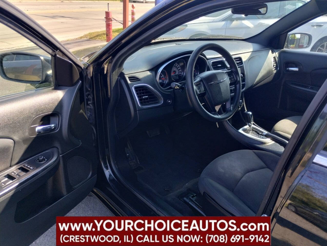 Used 2014 Chrysler 200 LX FWD image 13