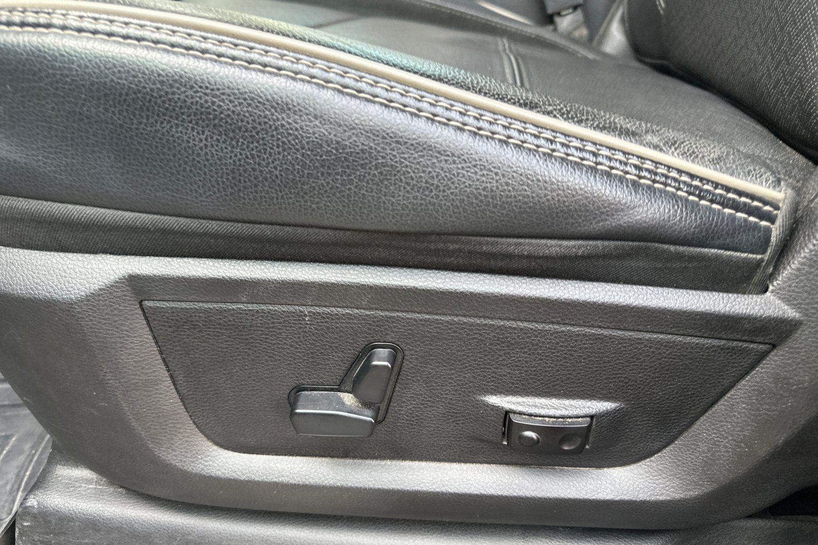 Used 2019 RAM 2500 Laramie AWD/4WD image 13