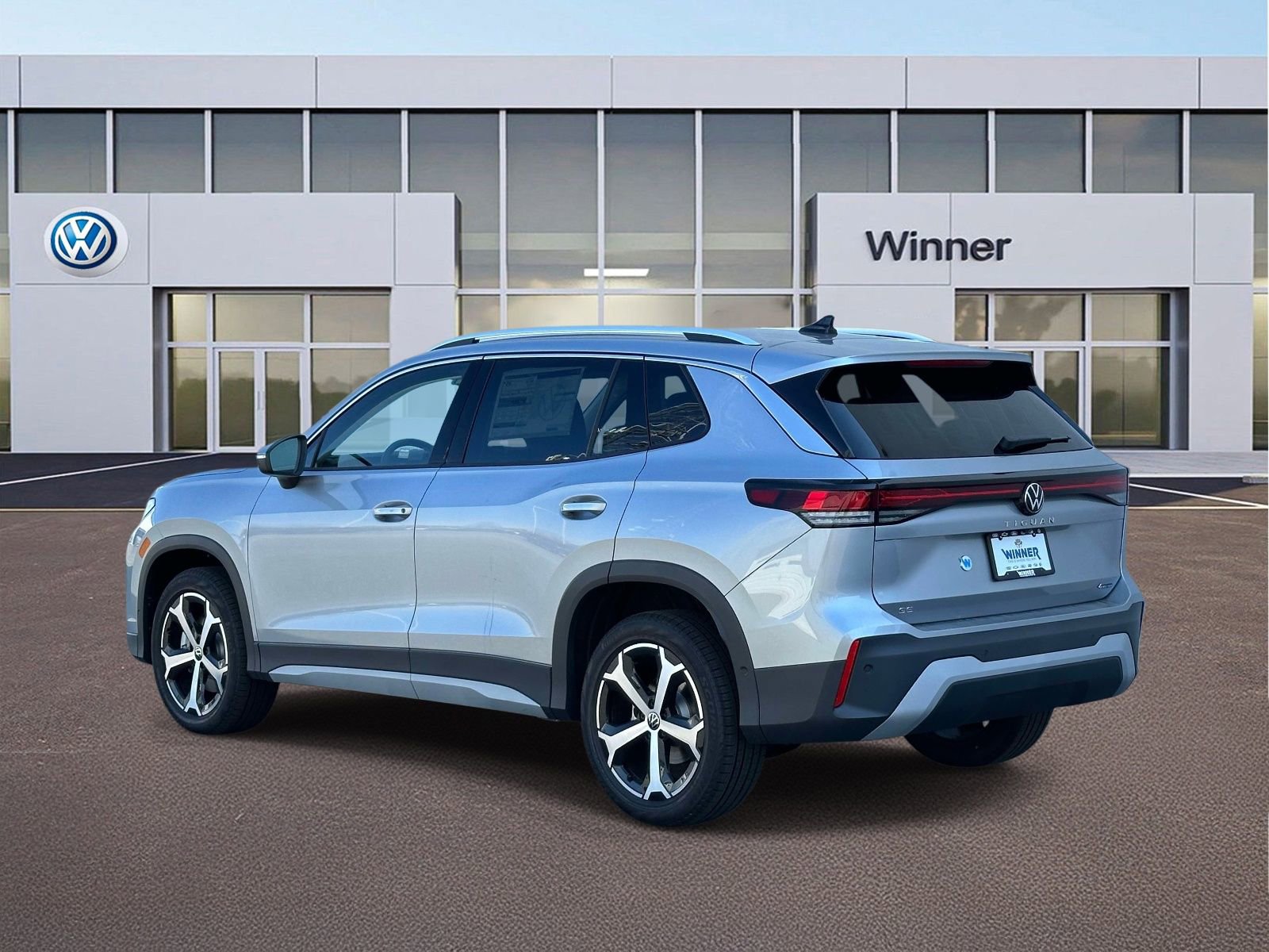 New 2026 Volkswagen Tiguan SE image 3