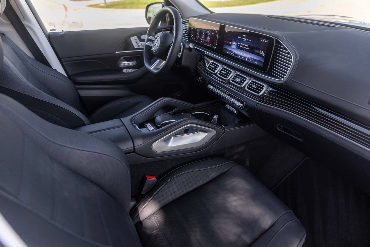 Used 2024 Mercedes-Benz GLS 580 4MATIC image 41