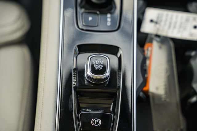 Used 2025 Volvo XC90 T8 Ultra w/ Protection Package Premier AWD/4WD image 27