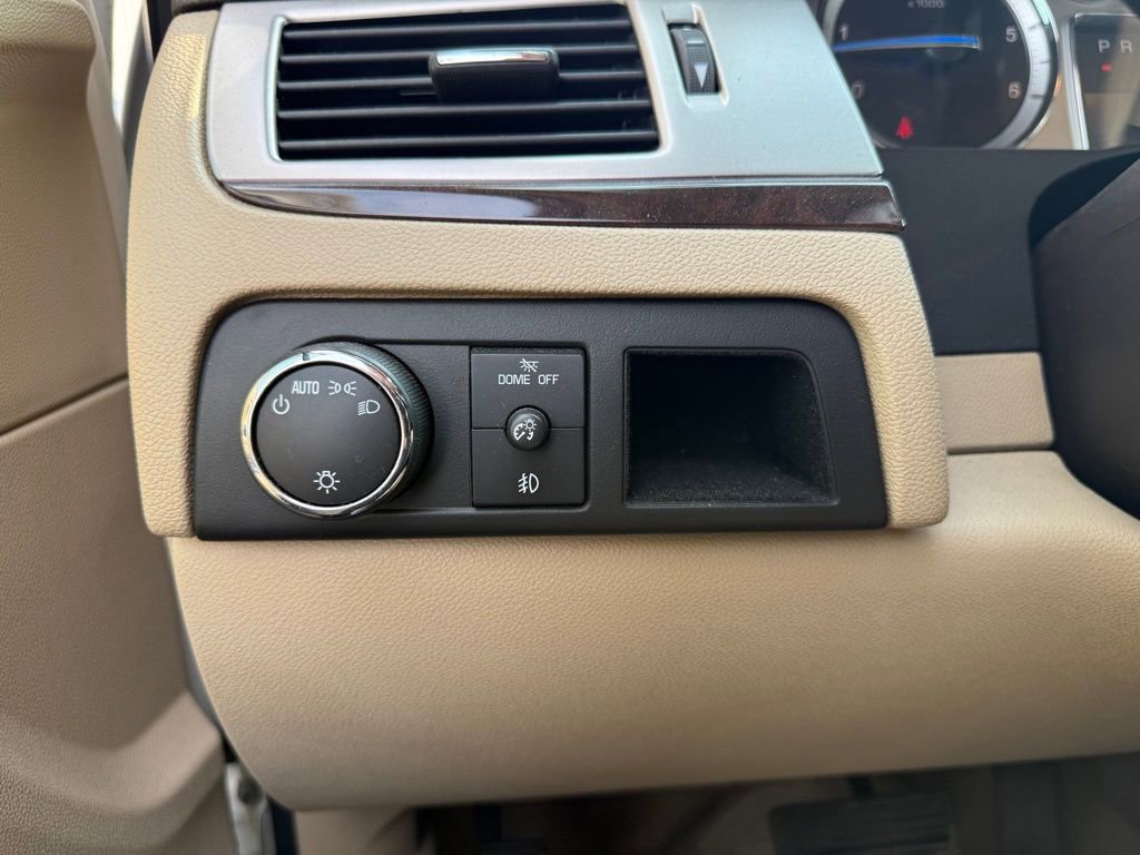 Used 2010 Cadillac Escalade EXT Premium image 18