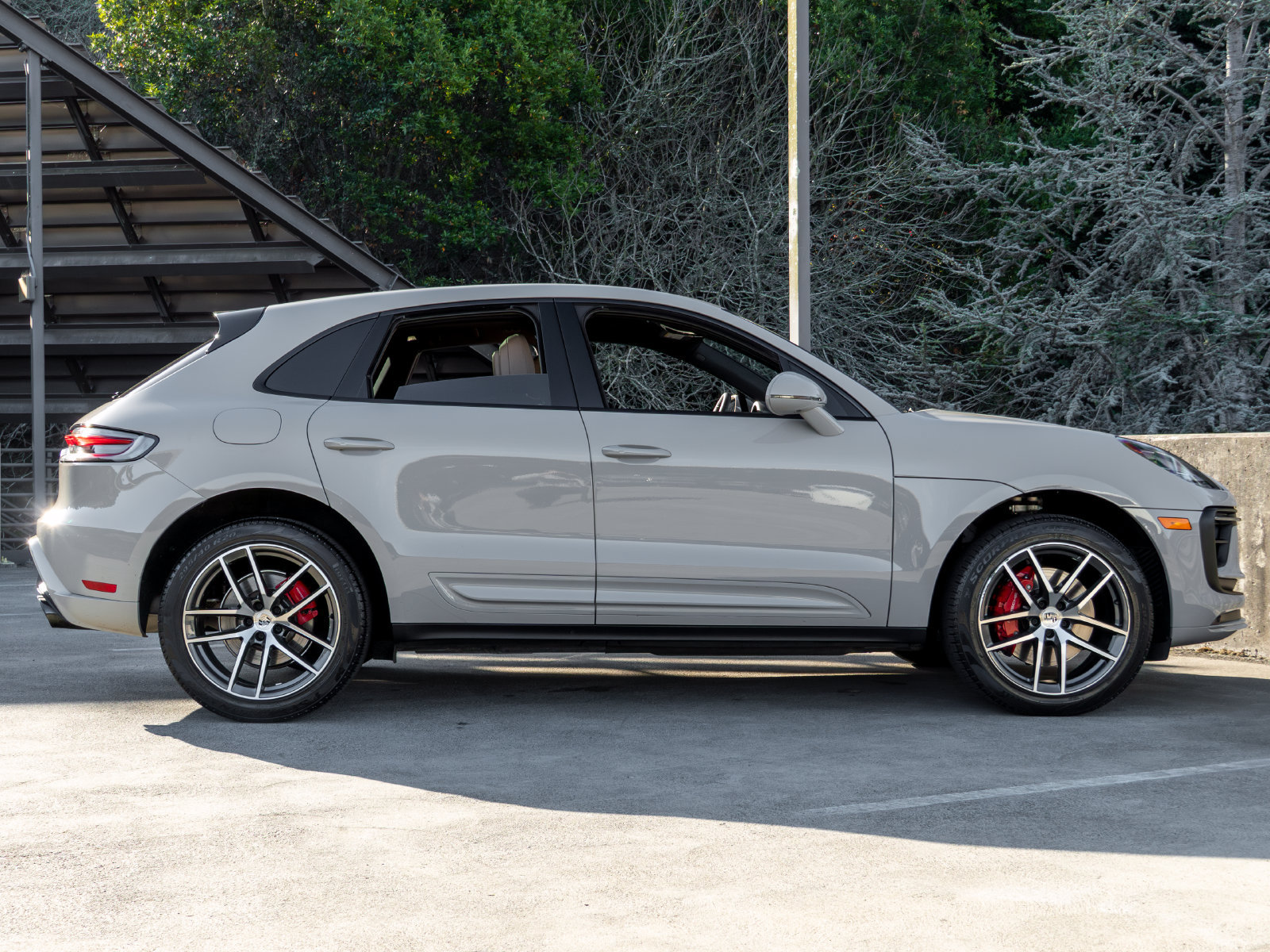 Certified 2023 Porsche Macan S AWD/4WD image 12