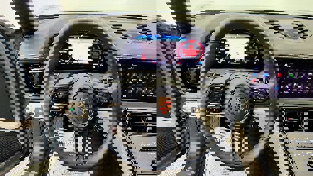 Used 2024 Porsche Panamera image 14