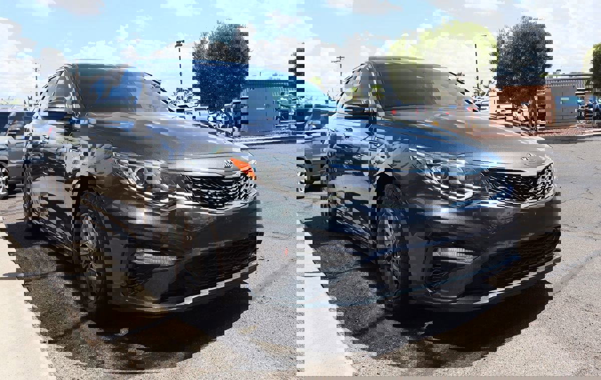 Used 2020 Kia Optima LX image 18