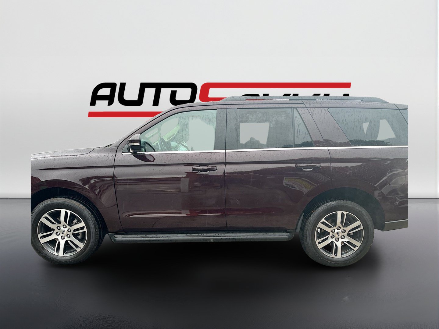 Used 2024 Ford Expedition XLT RWD image 4