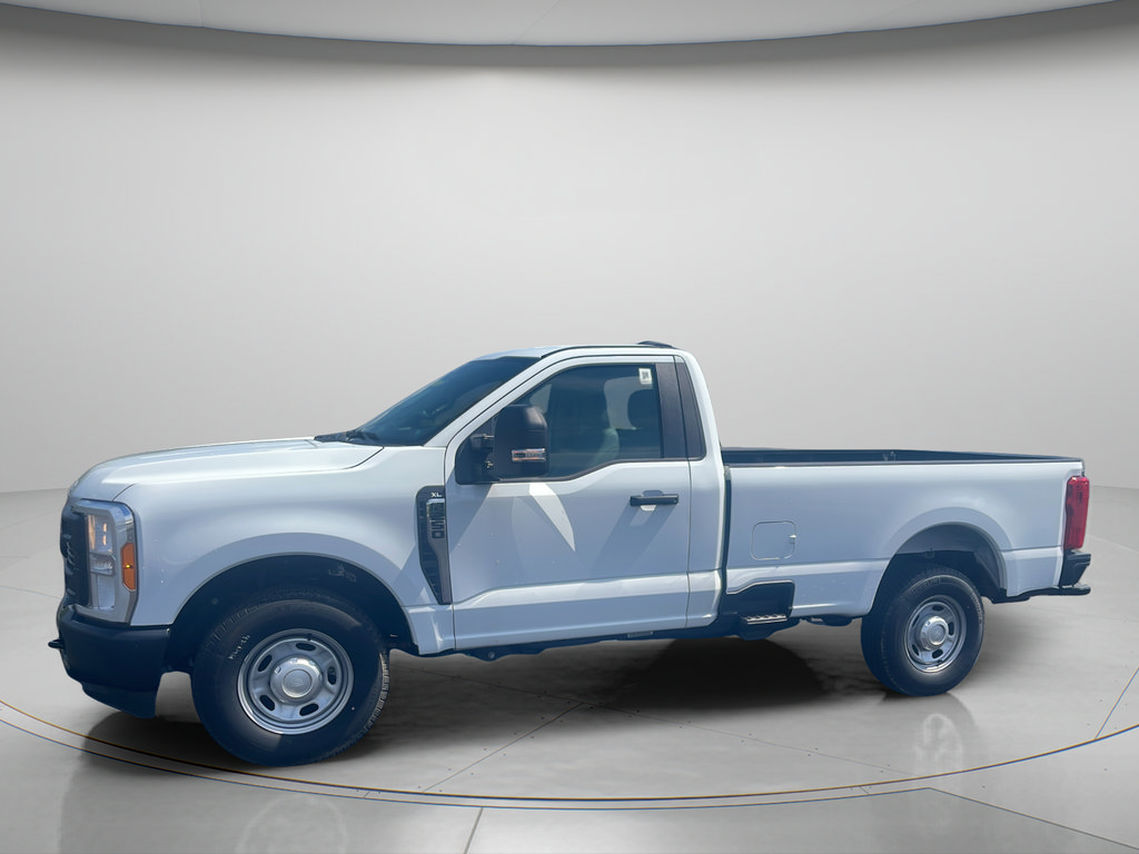 Used 2023 Ford F250 XL RWD image 4