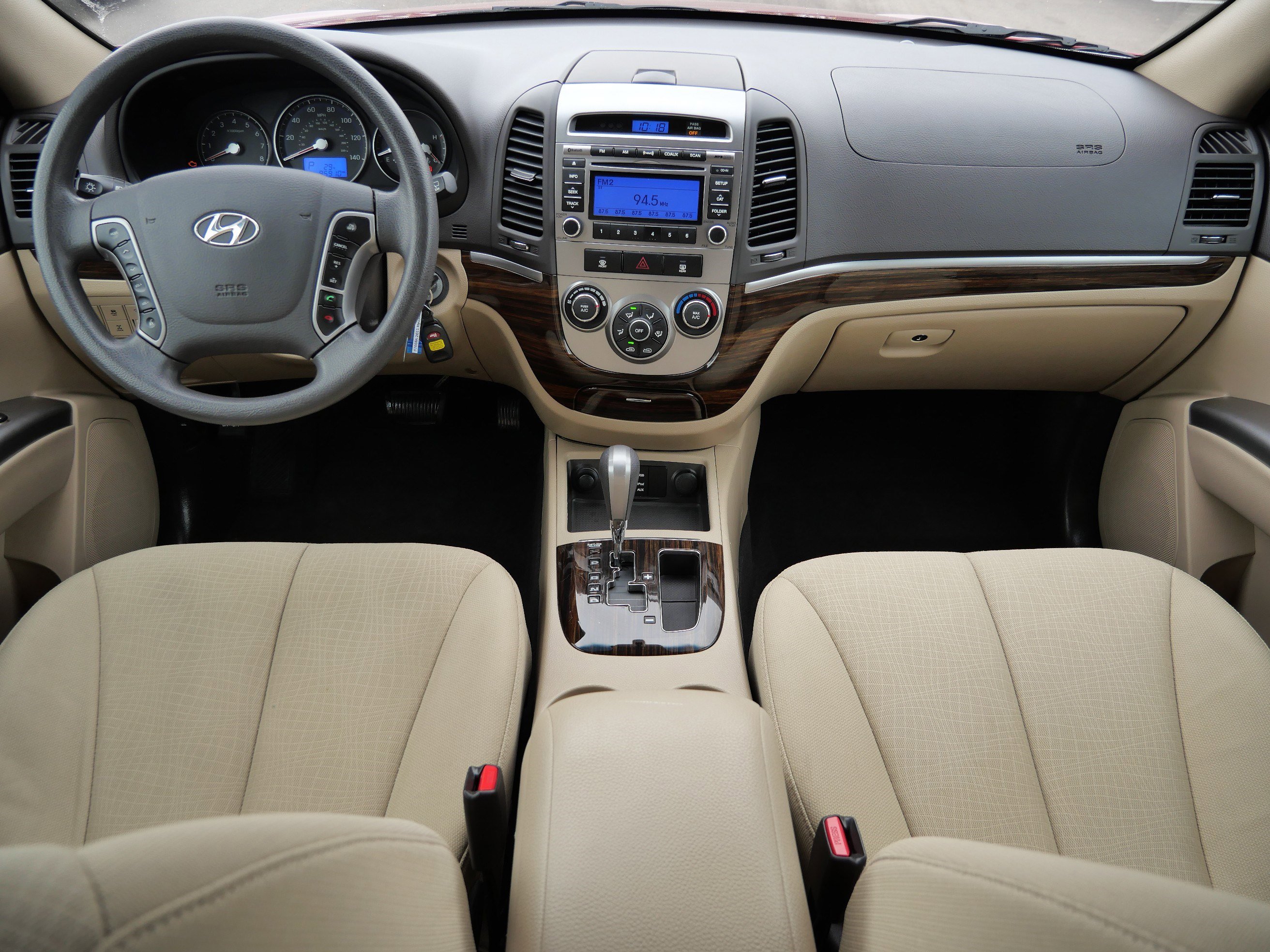 Used 2011 Hyundai Santa Fe GLS image 10