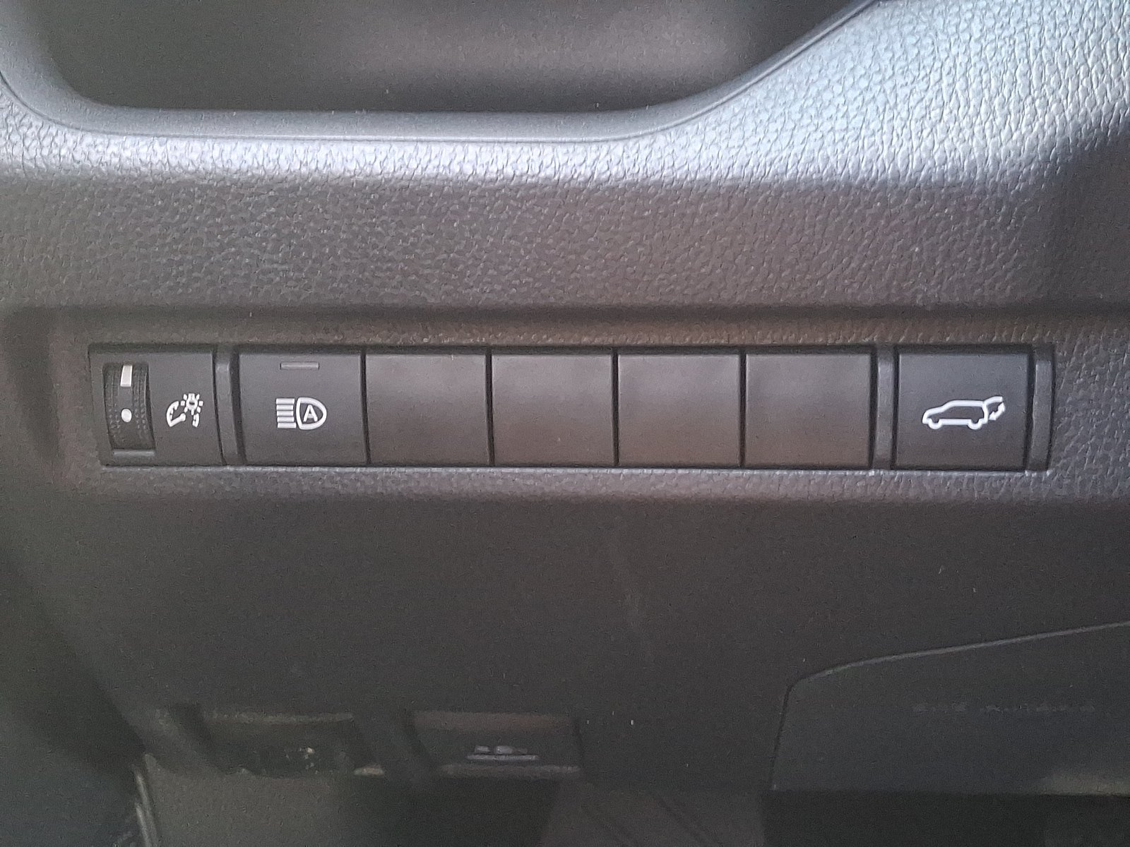Used 2024 Toyota RAV4 XLE w/ Convenience Package AWD/4WD image 23