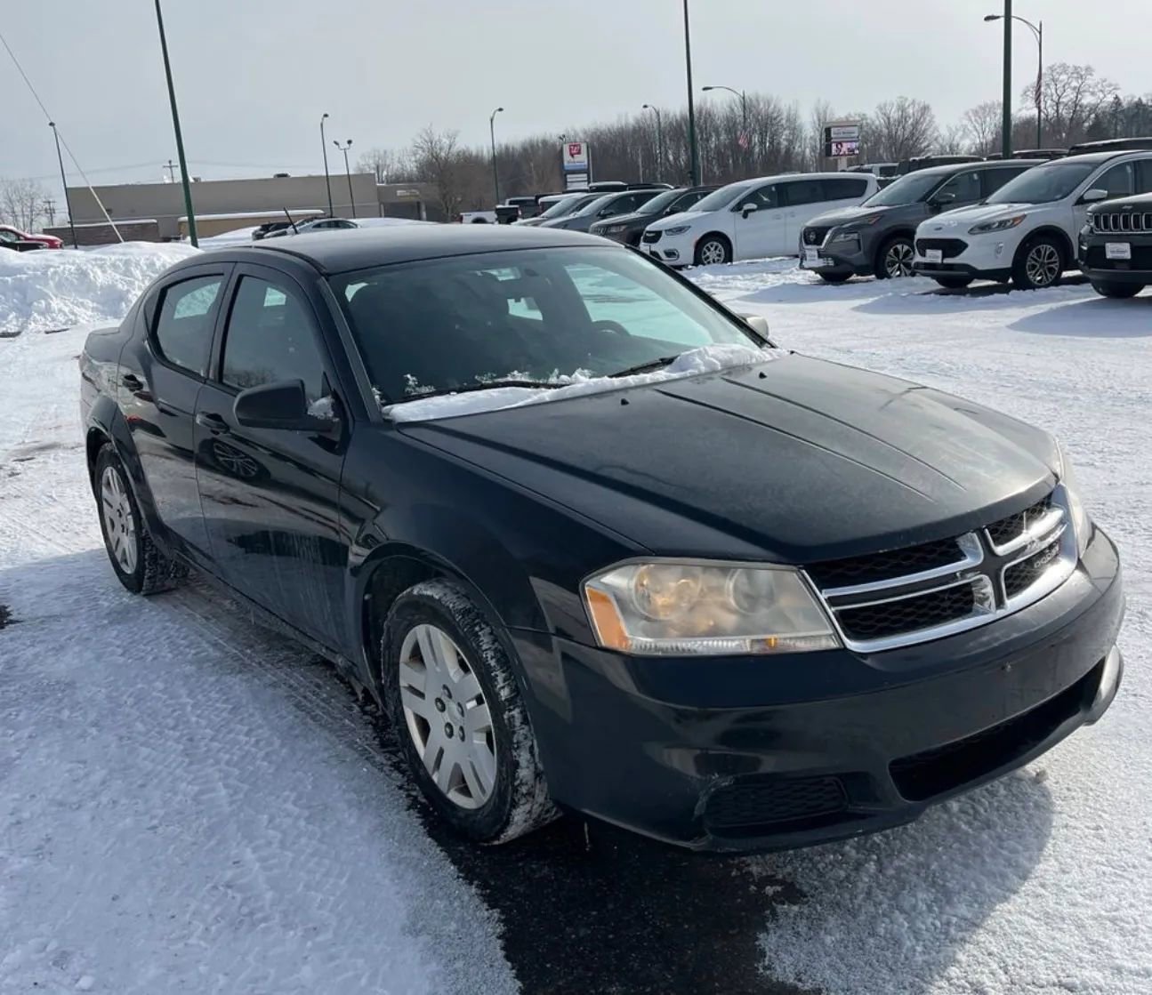 Used 2013 Dodge Avenger SE image 2