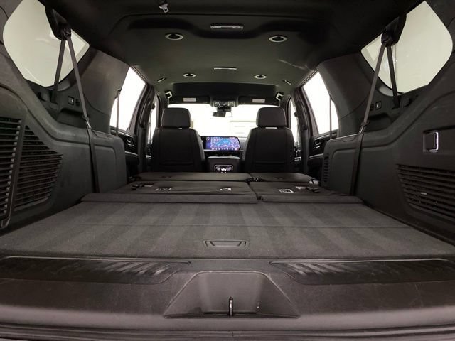 Used 2025 Chevrolet Suburban LT RWD image 93