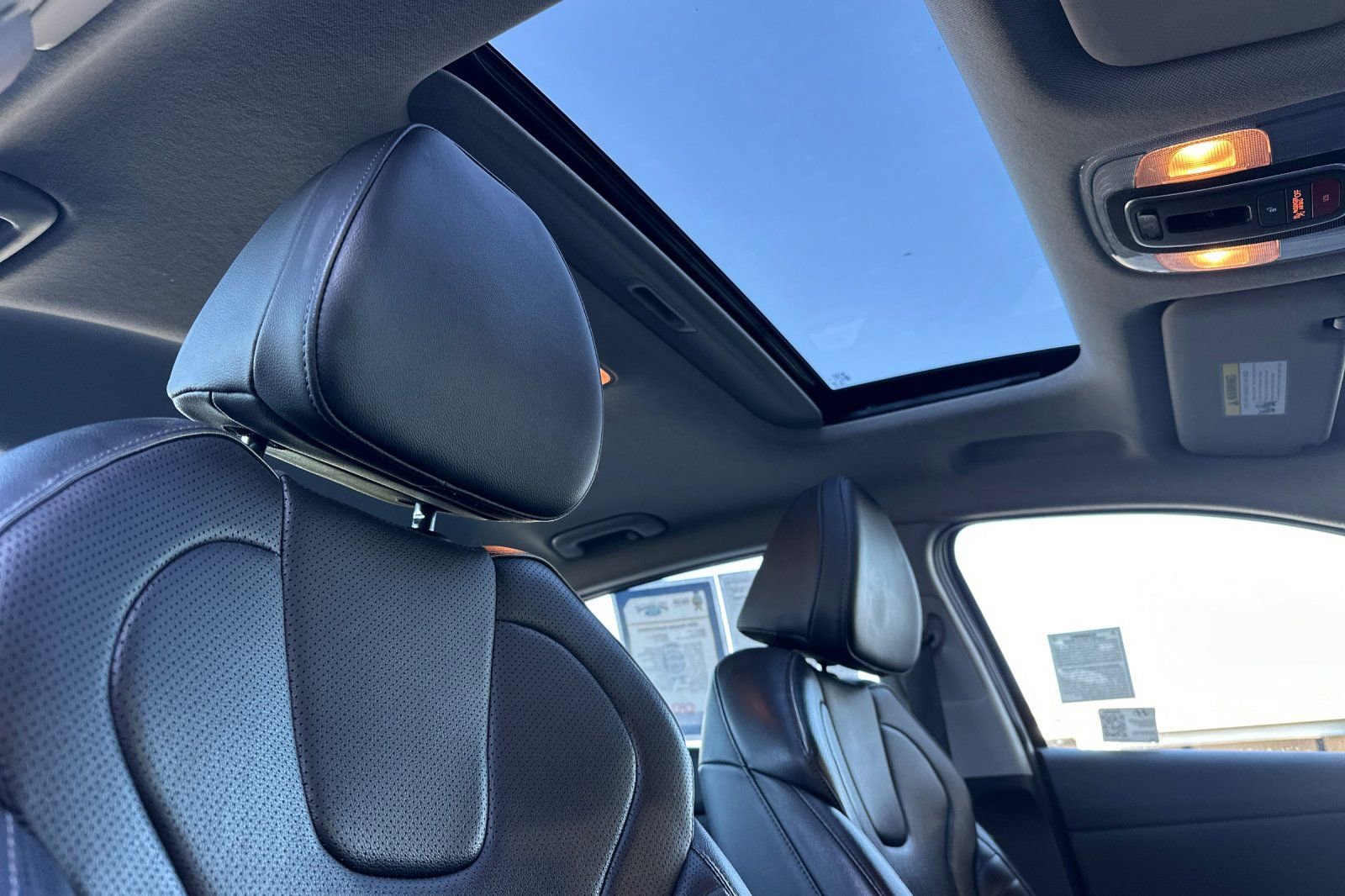 Used 2024 Hyundai Elantra Limited image 14