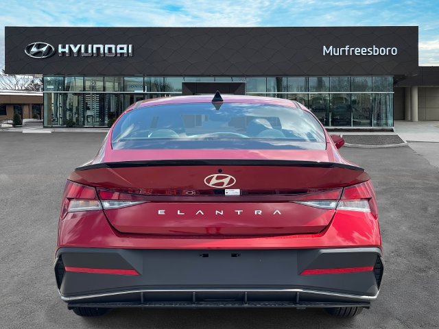Used 2025 Hyundai Elantra Sport FWD image 6