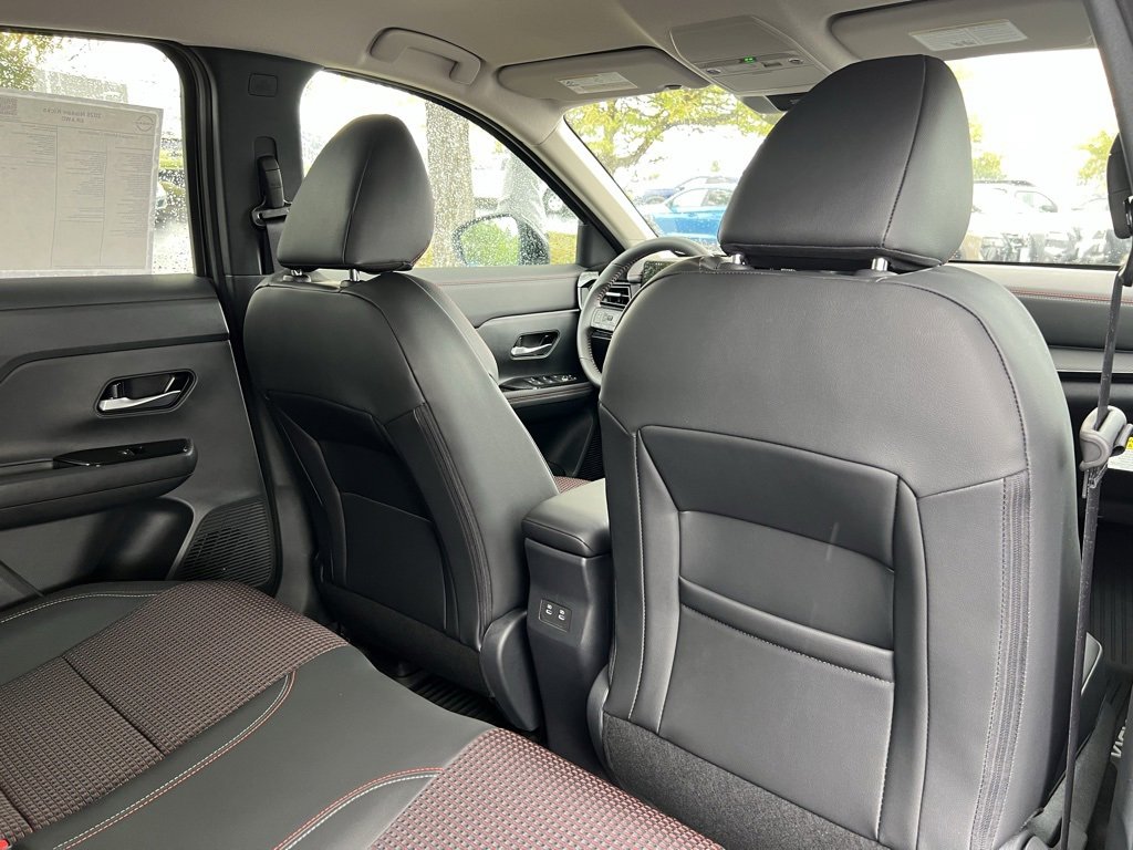 New 2026 Nissan Kicks SR w/ Cold Weather Package image 27