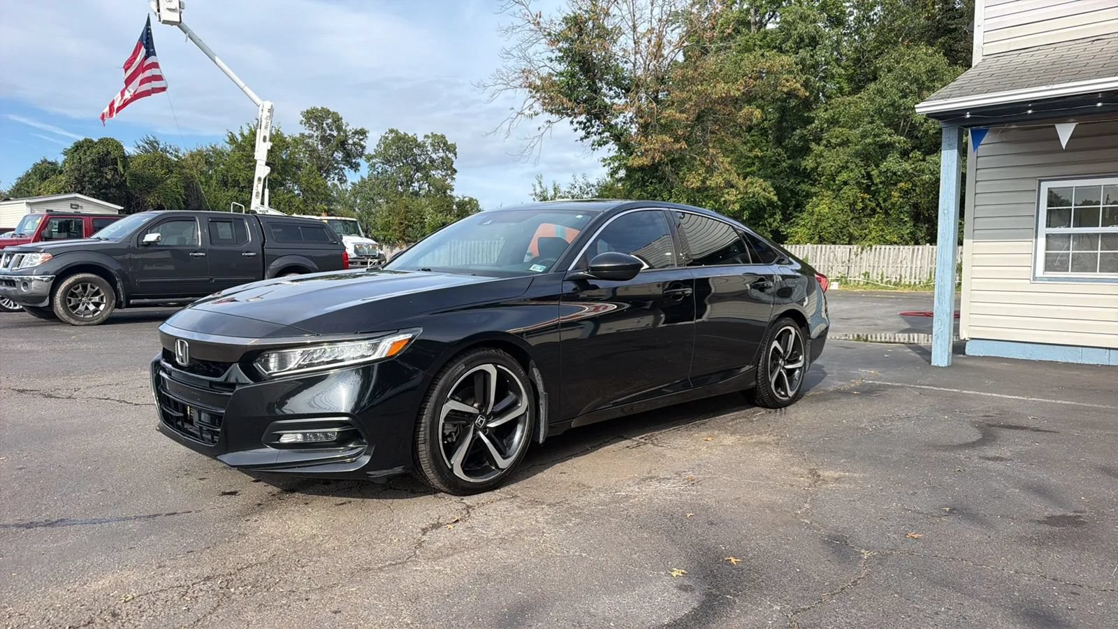 Used 2018 Honda Accord Sport image 4