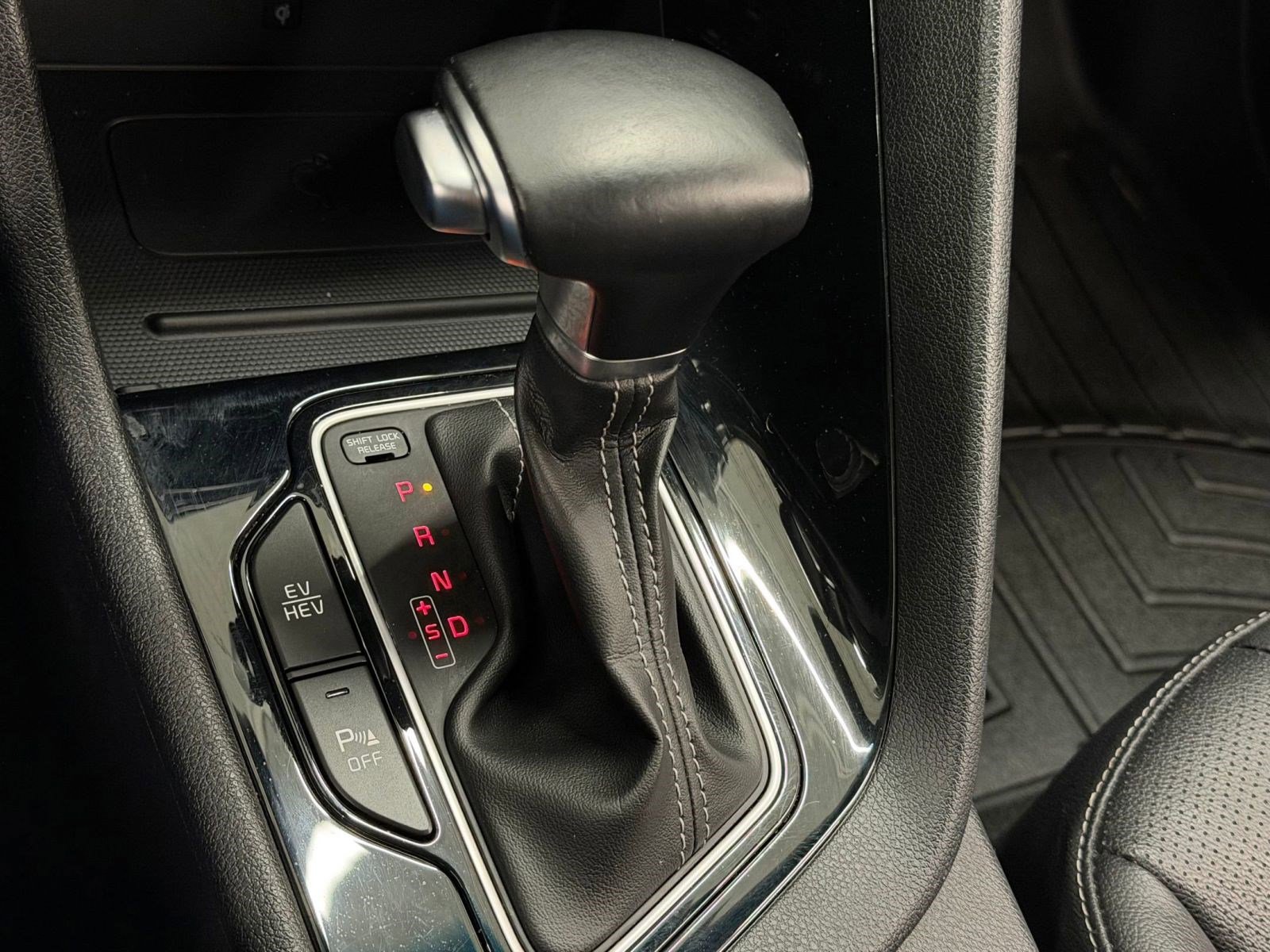 Used 2022 Kia Niro EX Premium FWD image 16