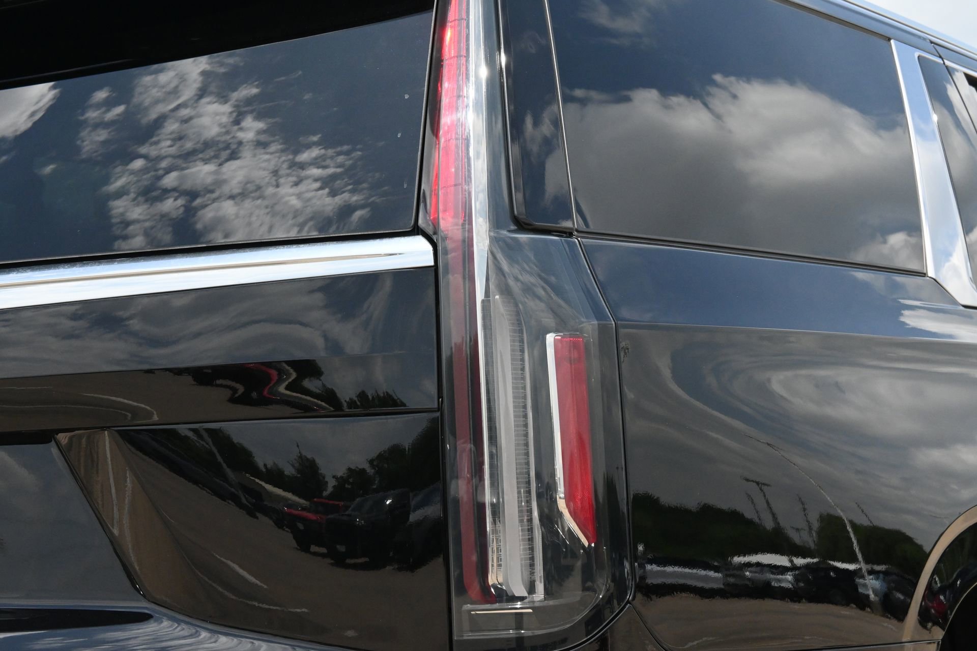 Certified 2024 Cadillac Escalade ESV Premium Luxury w/ Performance Package RWD image 23